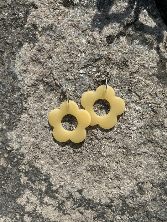 Translucent Retro Flower Dangle